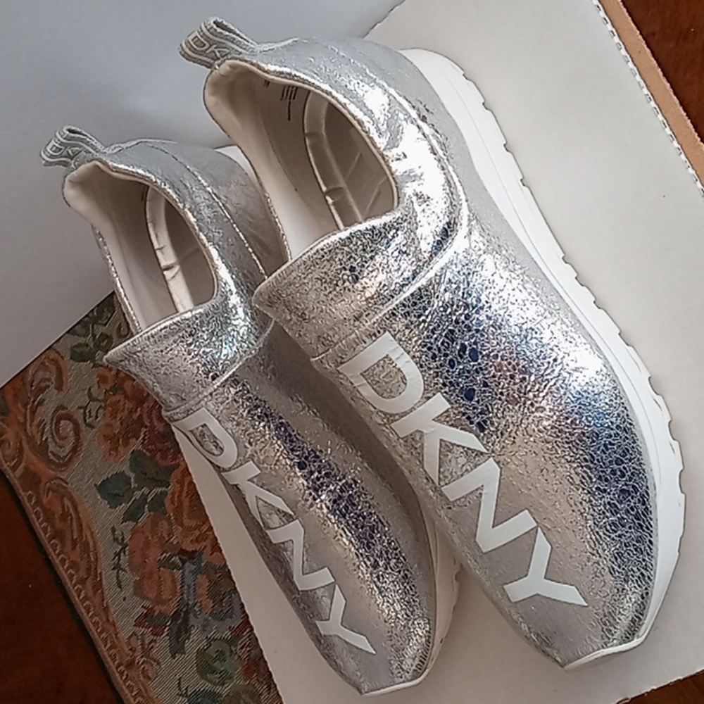 Silver DKNY metallic slip on ladies sneaker - Picture 4 of 6